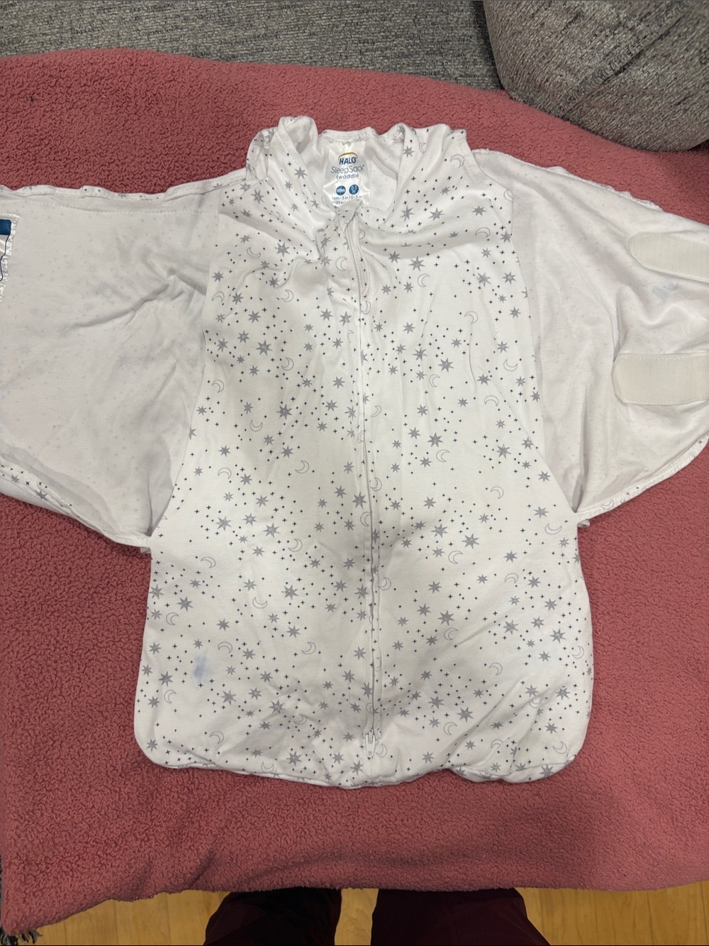 Halo Baby Sleepsack in White with Gray Star Print